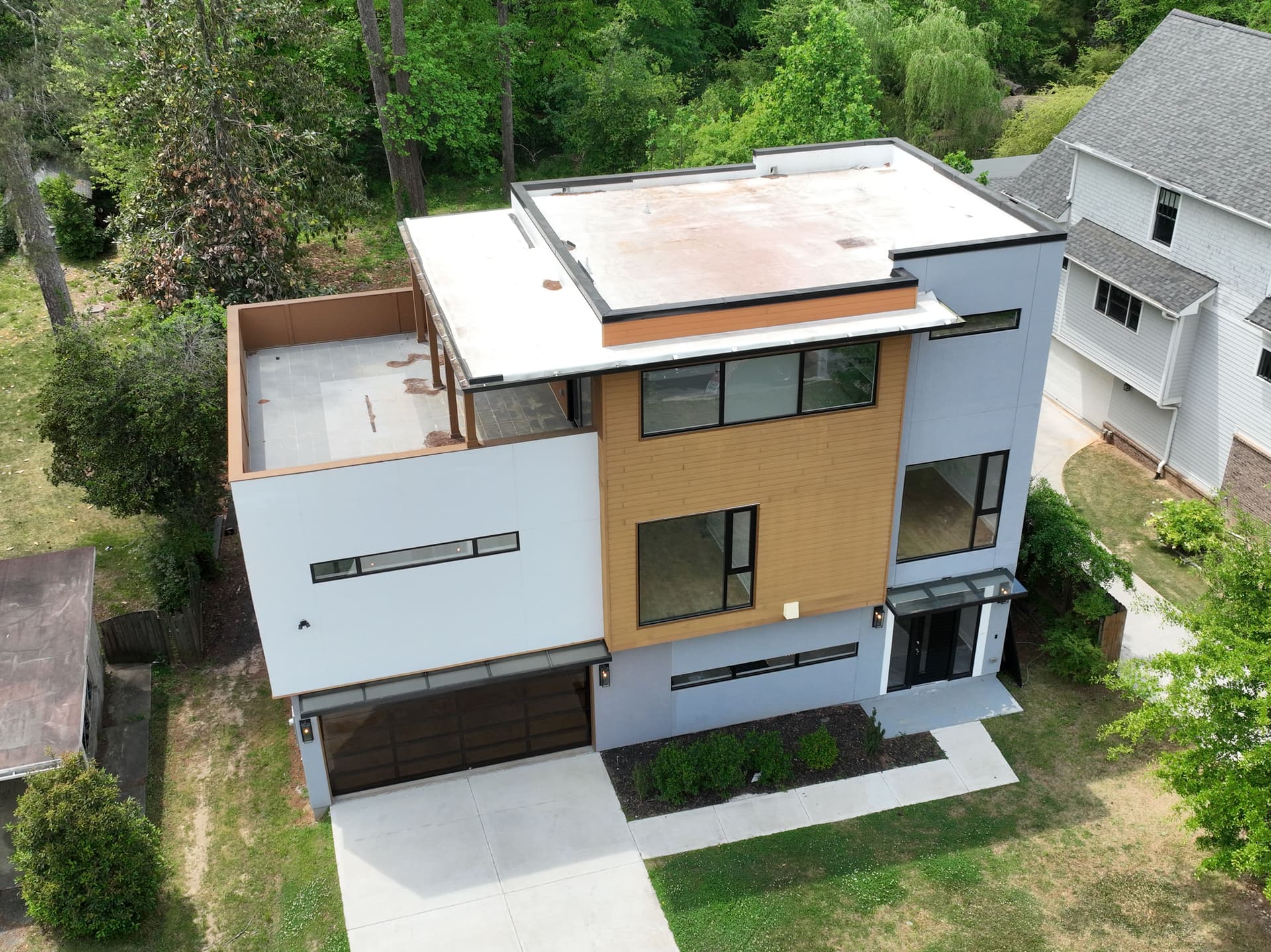 Gallery photos for Flat Roof Replacement Underway in Brookhaven: Image #1