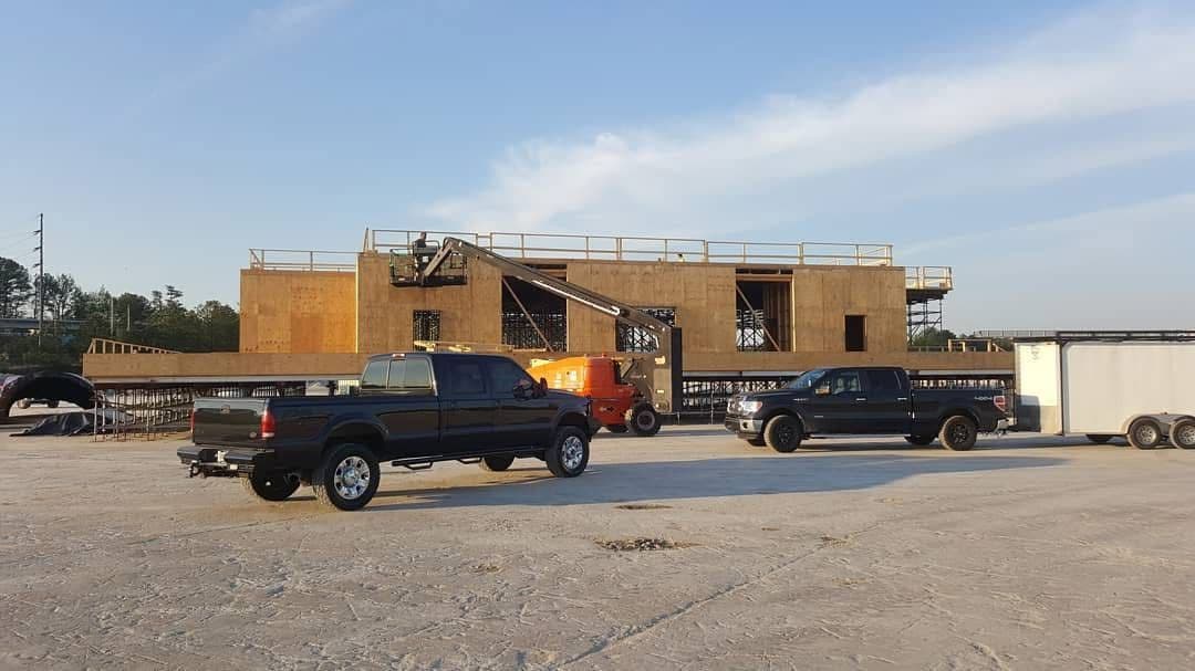 Rooftop Mastery on the 'Rampage' Movie Set image