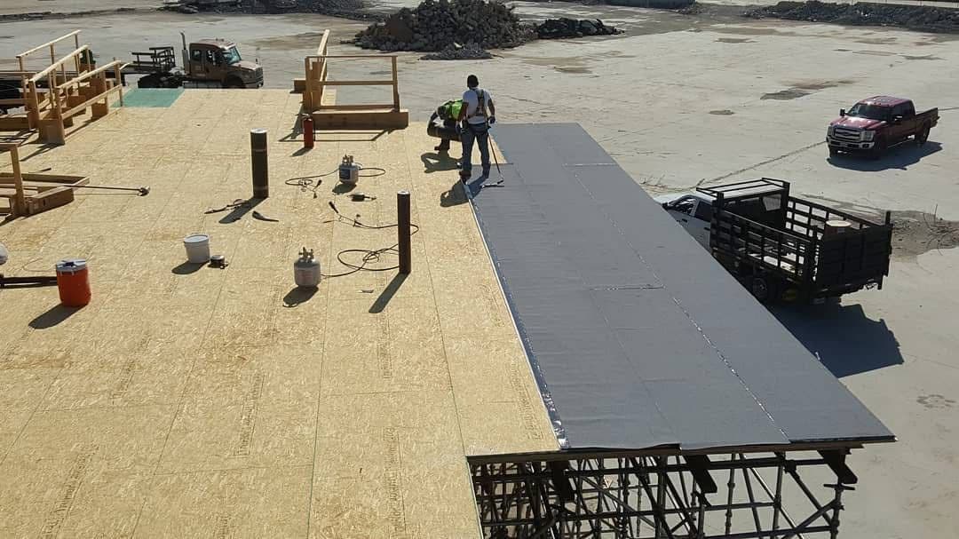 Gallery photos for Rooftop Mastery on the 'Rampage' Movie Set: Image #5