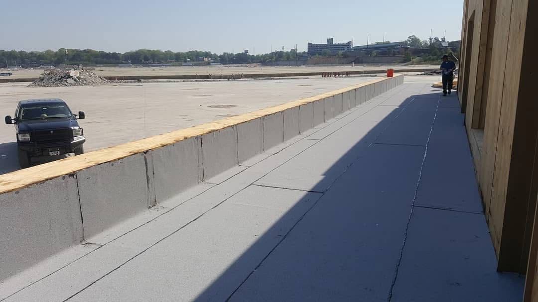 Gallery photos for Rooftop Mastery on the 'Rampage' Movie Set: Image #6