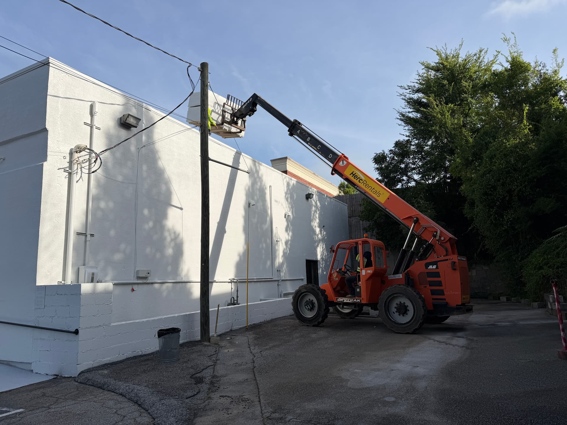 Gallery photos for Commercial TPO Flat Roof Replacement Underway in Atlanta: Image #1